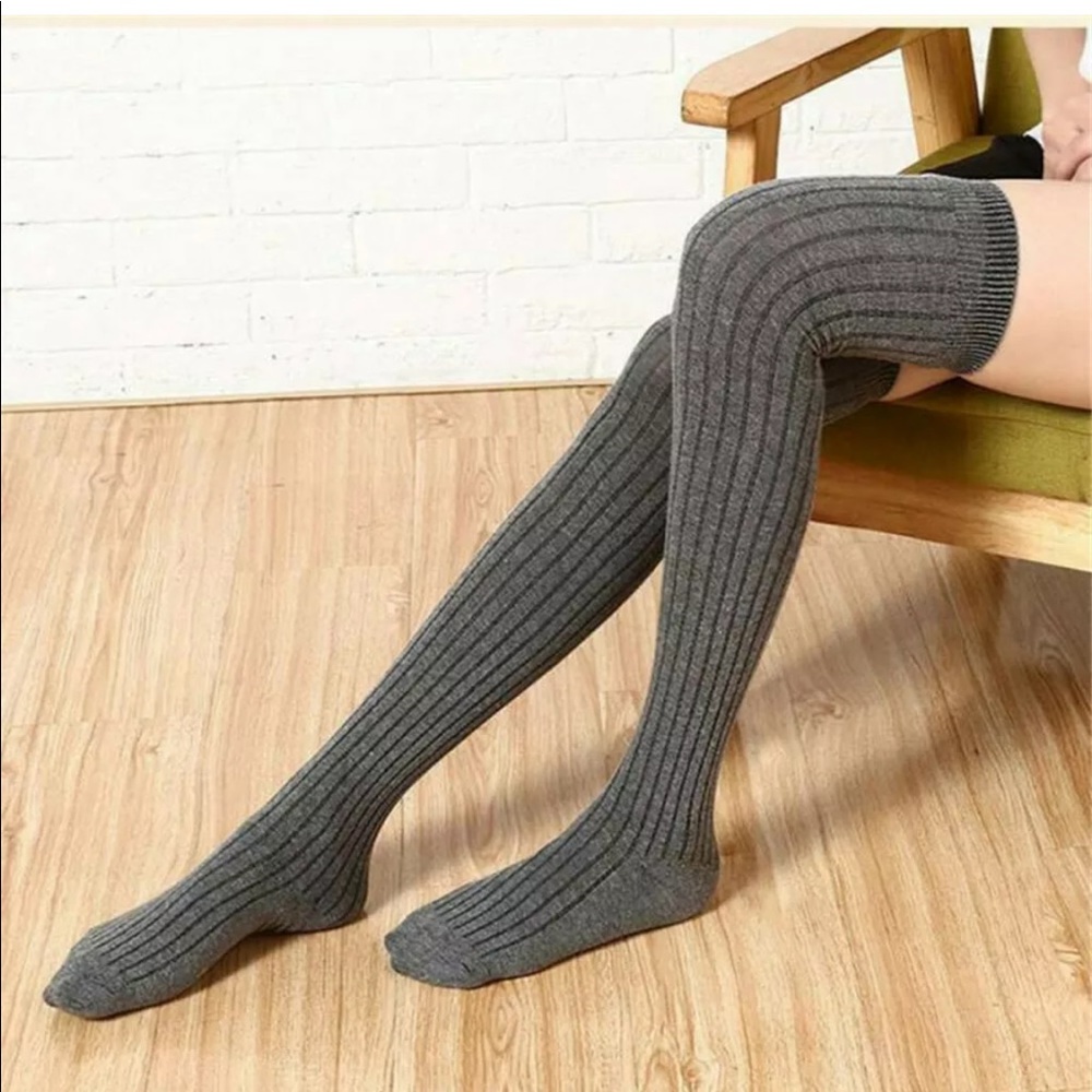 🎉HOST PICK🎉NWT DARK GRAY LONG THIGH HIGH SOCKS